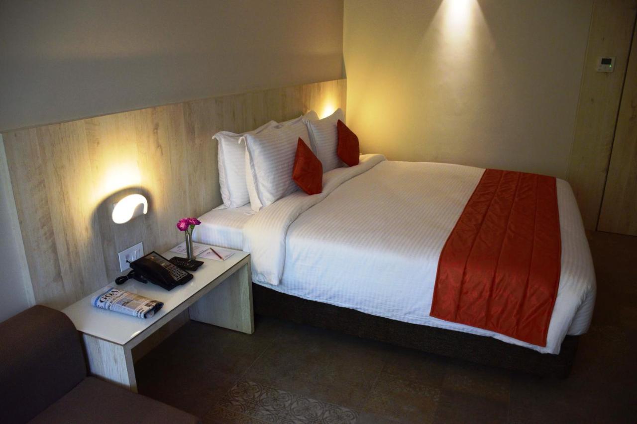 Hotel Citrus Prime Candolm, Goa Candolim Bagian luar foto