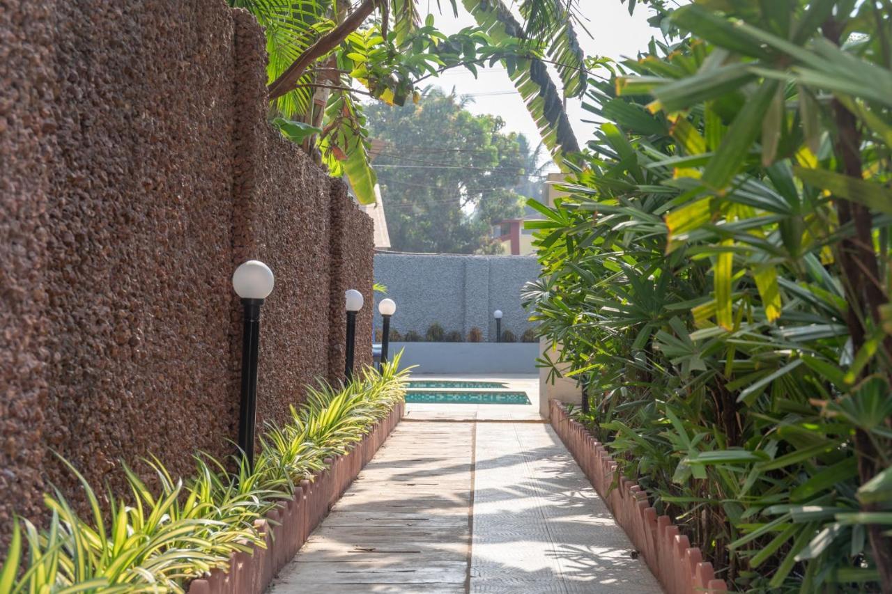 Hotel Citrus Prime Candolm, Goa Candolim Bagian luar foto