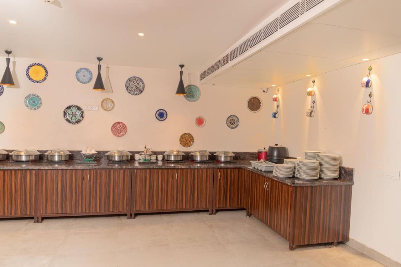 Hotel Citrus Prime Candolm, Goa Candolim Bagian luar foto