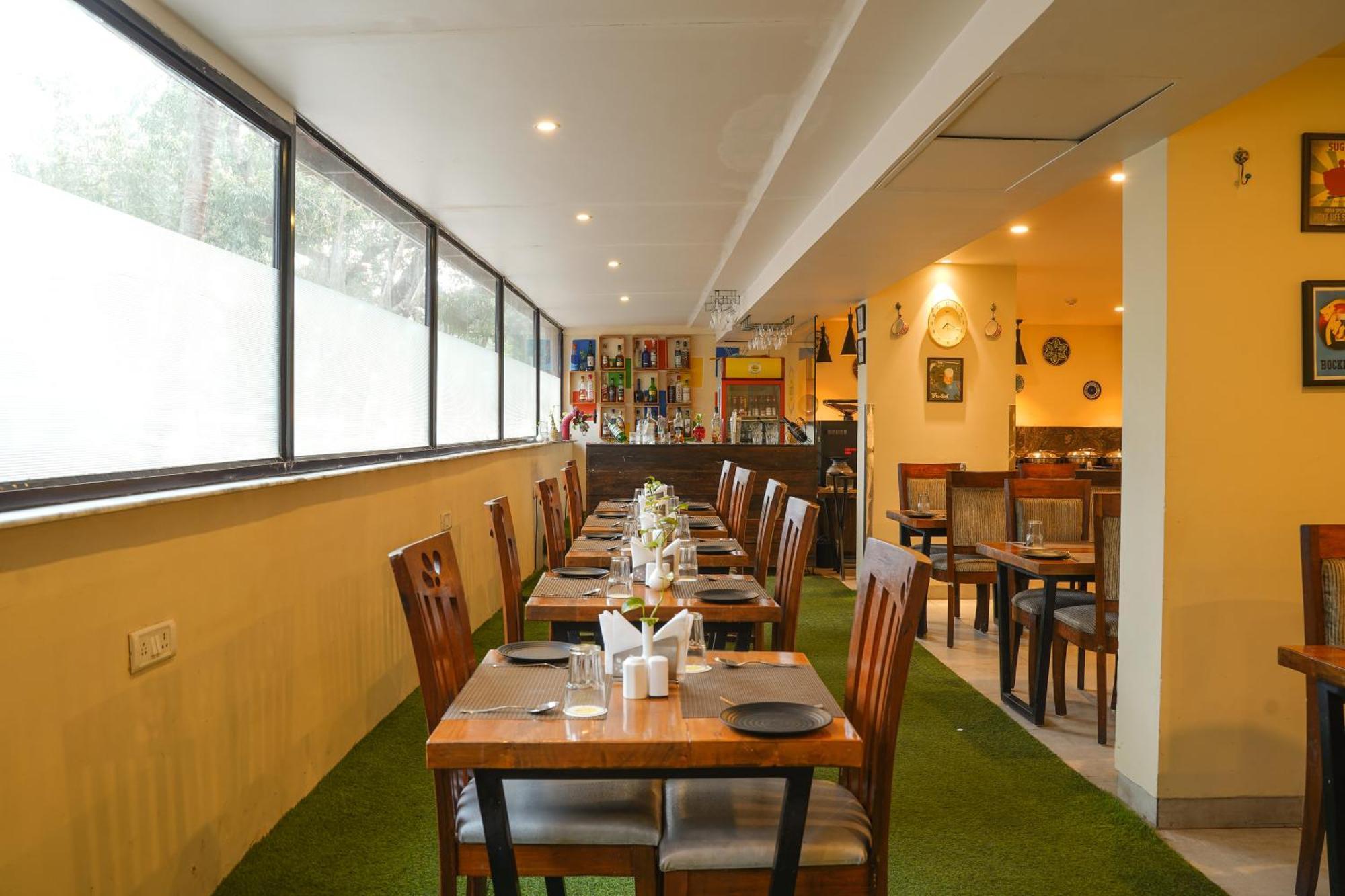 Hotel Citrus Prime Candolm, Goa Candolim Bagian luar foto