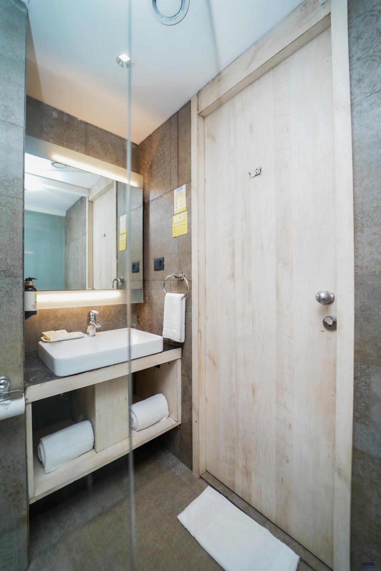 Hotel Citrus Prime Candolm, Goa Candolim Bagian luar foto