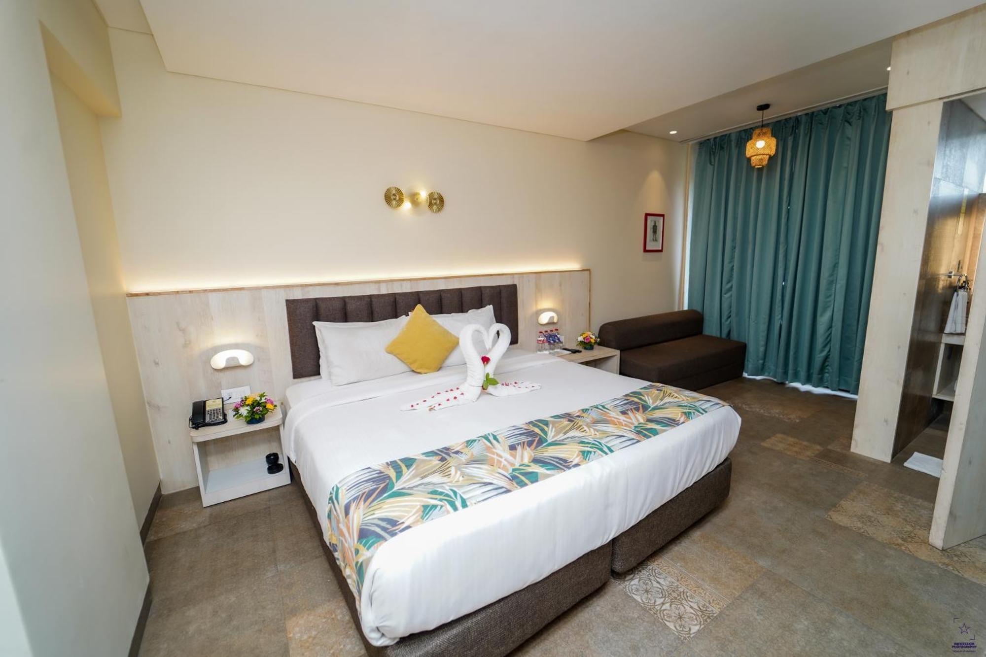 Hotel Citrus Prime Candolm, Goa Candolim Bagian luar foto
